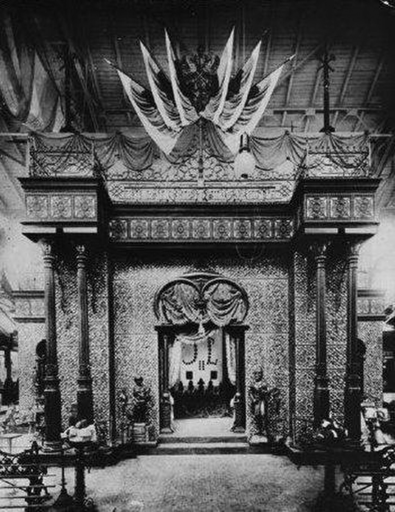 1280px-Kasli_Cast_Iron_Pavilion_(1896)_001.jpg 1280px-Kasli_Cast_Iron_Pavilion_(1896)_001.jpg