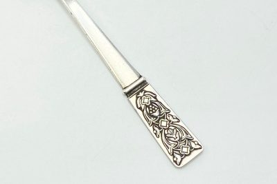 Совок для сахара. Таллин, 1950-е гг. Серебро 875 проба, литьё, чеканка, золочение.