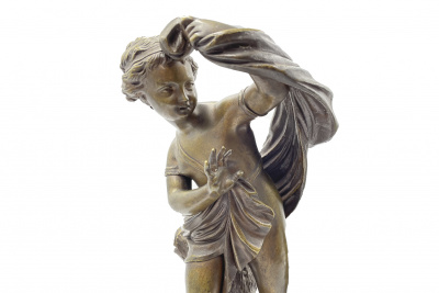 Парные скульптуры «Амур и Психея» по модели Э. М. Фальконе. Россия, 1850-1860-е гг. Бронза, литьё, патина. Постаменты - дерево.
