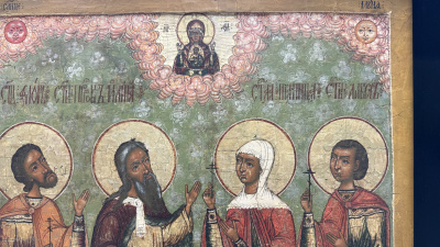 Икона Избранные святые (Пр. Илия, муч. Параскева Пятница, муч. Флор и Лавр) в молении образу Богоматери Знамение.   Центральная Россия или ярославское Поволжье, конец 17 - первая четверть 18 века. Дерево.