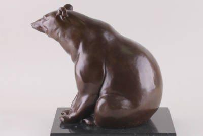Скульптура в стиле Ар Деко "Медведь". Франция, Париж, F. Pompon, 1920-1930-е гг. Бронза, литье, патина. Камень, полировка.