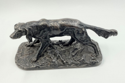Скульптура Собака сеттер. Россия, Каслинский завод, 1911 г., формовщик Г. Тепляков, автор модели П.-Ж. Мен. Чугун, литье, крашение.