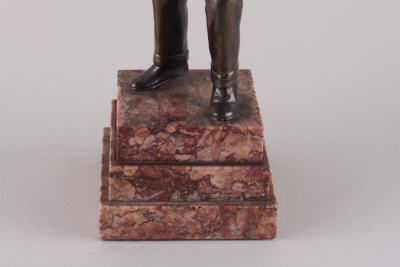 Скульптура "Теннисист" в стиле Ар Деко. Франция, Париж, 1920-1930-е гг. Шпиатр, литье, патина. Мрамор.