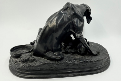 Скульптура «Легавые собаки». Россия, Каслинский завод, 1951 г., формовщик Тепляков, автор модели П.-Ж. Мен. Чугун.