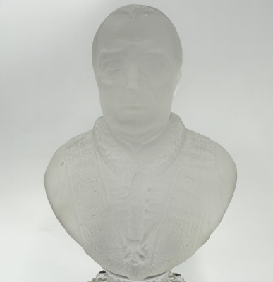 Скульптура "Папа Римский Пий IX".  Франция, фирма Baccarat, конец 19 века. Стекло.