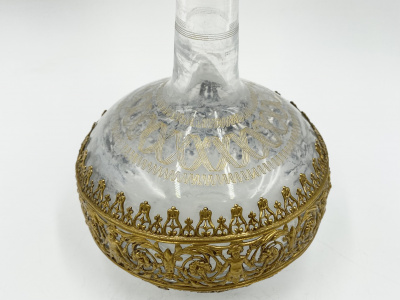 Графин в позолоченной оправе.  Австрия, 1870-е годы.  Стекло прозрачное, гравировка, роспись золотом, латунь, золочение.