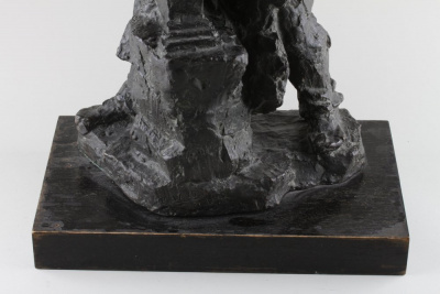 Скульптура "Кузнец". Хорватия, Загреб, Ваня Радау (Vanja Radaus), сер. 20 в. Бронза, дерево.