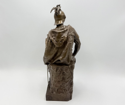 Скульптура «Воинская доблесть».  Франция, Париж, 1870-1890-е гг, автор модели Анри-Альфред-Огюст Дюбуа (Henri Alfred Auguste Dubois) — французский скульптор и медальер, бронзолитейная фабрика Ф. Барбедьенна.