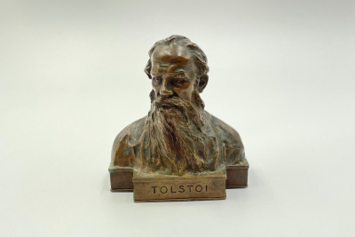 Бюст писатель Лев Толстой. Австрия, H. Muller, 1900-е гг. Бронза, литьё, патина.