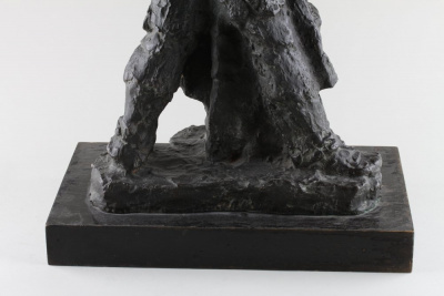 Скульптура "Кузнец". Хорватия, Загреб, Ваня Радау (Vanja Radaus), сер. 20 в. Бронза, дерево.