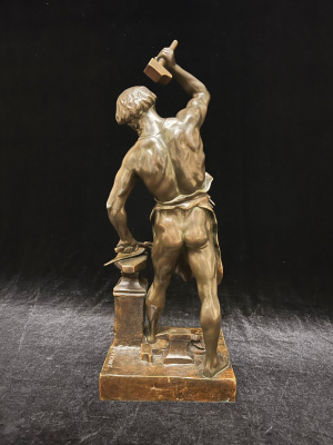 Скульптура «Кузнец» Франция, конец 19 века, автор Emile Louis Picault (1833-1915).